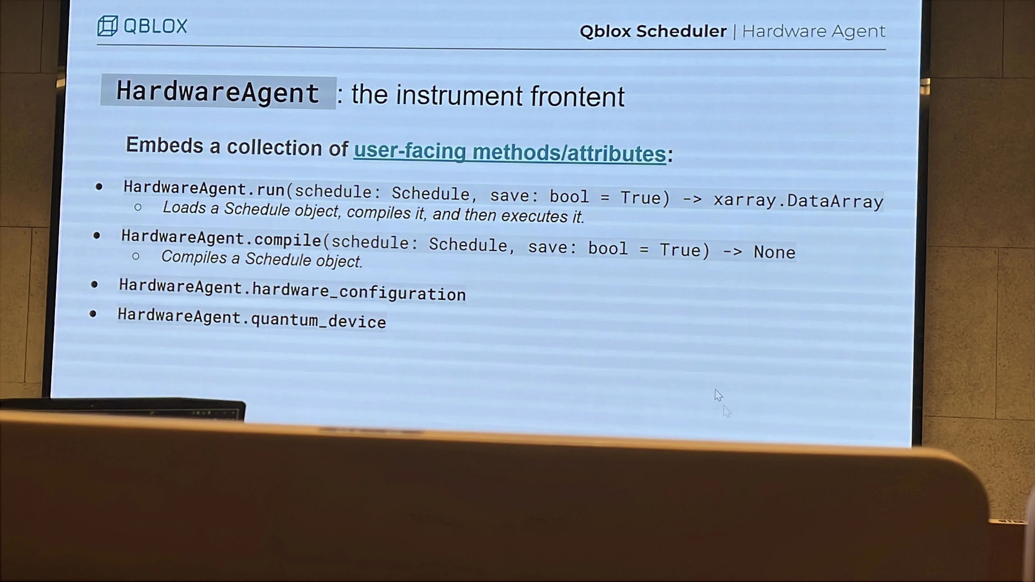 HardwareAgent 提供編譯與執行 schedule 的介面